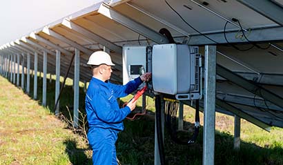 Solar Inverters & Battery setup Solar Inverters & Battery setup